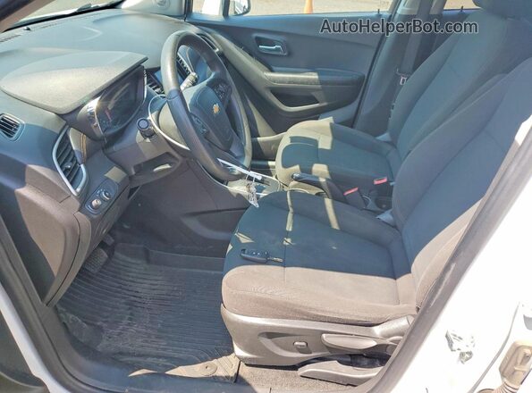 KL7CJNSM7MB374880 2021 CHEVROLET TRAX White Вид салону спереду