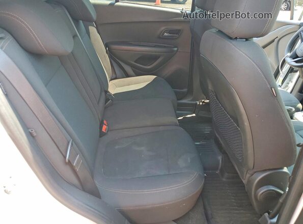 KL7CJNSM7MB374880 2021 CHEVROLET TRAX White Вид задньої частини салону