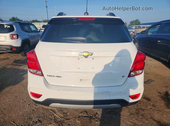 KL7CJPSB0JB671642 2018 CHEVROLET TRAX White Вид ззаду