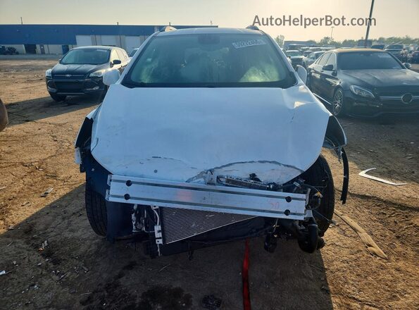 KL7CJPSB0JB671642 2018 CHEVROLET TRAX White Вид спереду