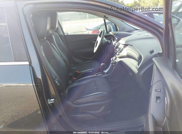KL7CJPSB2JB604007 2018 CHEVROLET TRAX Gray Սալոնի դիմացի տեսք