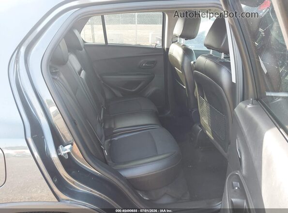 KL7CJPSB2JB604007 2018 CHEVROLET TRAX Gray VIN կոդի պիտակի տեսք