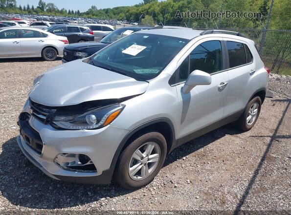 KL7CJPSB2LB006728 2020 CHEVROLET TRAX Silver Przód lewy