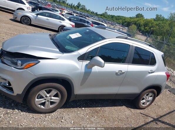 KL7CJPSB2LB006728 2020 CHEVROLET TRAX Silver Widok wnętrza 360 stopni