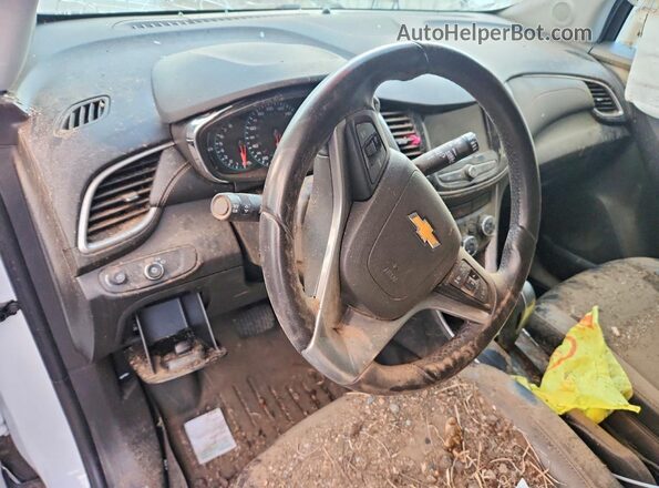 KL7CJPSB3KB808235 2019 CHEVROLET TRAX White Вид панелі приладів