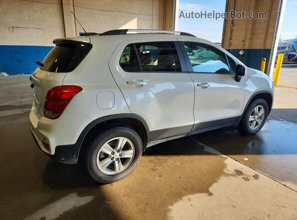 KL7CJPSB3MB348867 2021 CHEVROLET TRAX Белый Задняя правая четверть