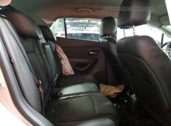 KL7CJPSB4HB157609 2017 CHEVROLET TRAX Silver Rear interior view