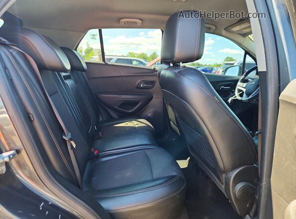 KL7CJPSB5JB613431 2018 CHEVROLET TRAX Угольный Вид задней части салона