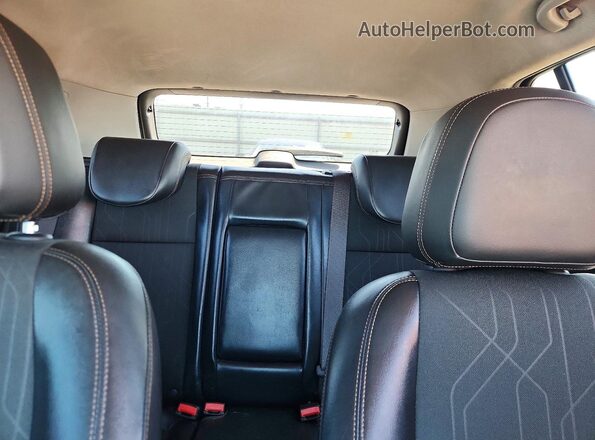 KL7CJPSB5JB613431 2018 CHEVROLET TRAX Угольный Вид задних сидений