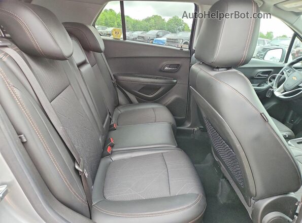 KL7CJPSB5KB953034 2019 CHEVROLET TRAX Silver Vista interior trasera