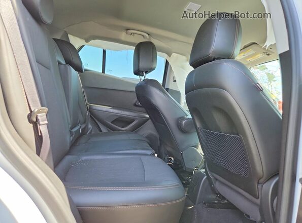 KL7CJPSB5LB062680 2020 CHEVROLET TRAX White Вид задньої частини салону