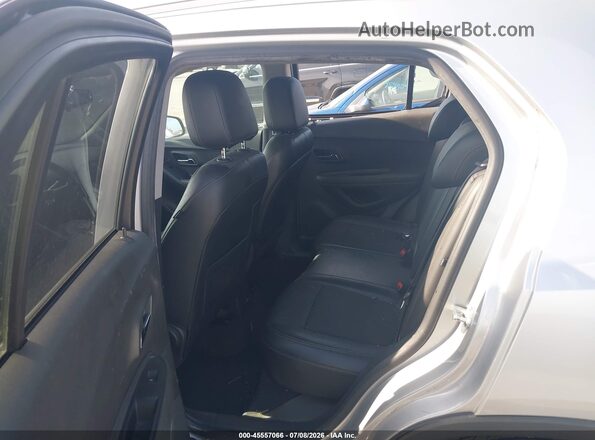 KL7CJPSB6KB912038 2019 CHEVROLET TRAX Silver Widok naklejki z numerem VIN