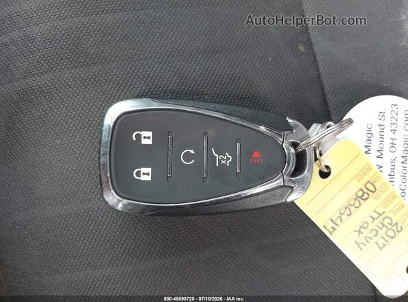 KL7CJPSB7HB086647 2017 CHEVROLET TRAX Серебряный Вид панели приборов