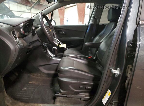 KL7CJPSB7HB110008 2017 CHEVROLET TRAX Gray Vista interior delantera