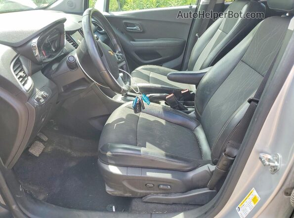 KL7CJPSB7KB724354 2019 CHEVROLET TRAX Silver წინა სალონის ხედი