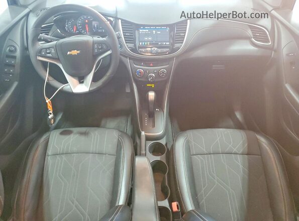 KL7CJPSB8JB650084 2018 CHEVROLET TRAX White Dashboard view