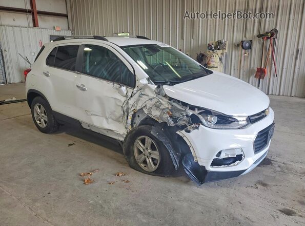KL7CJPSB8JB650084 2018 CHEVROLET TRAX White Front right