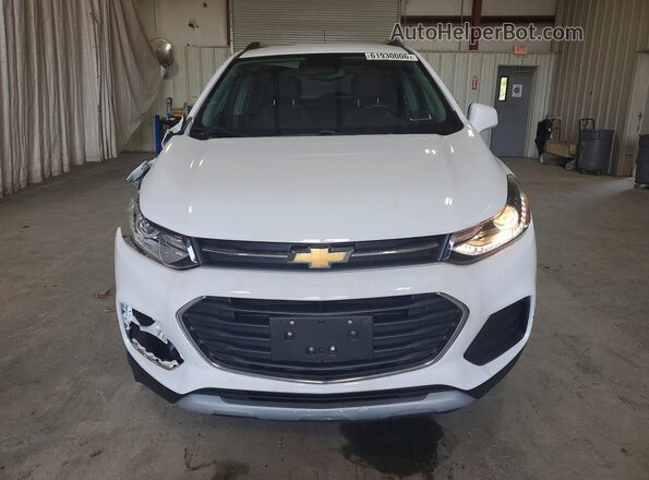 KL7CJPSB8JB650084 2018 CHEVROLET TRAX White Front view
