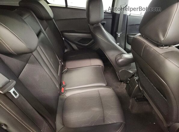 KL7CJPSB8MB331501 2021 CHEVROLET TRAX Black Vista interior trasera