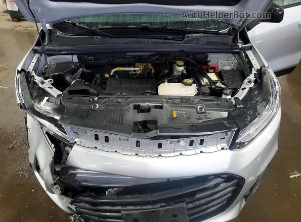 KL7CJPSB8MB345561 2021 CHEVROLET TRAX Silver Սալոնի հետևի տեսք