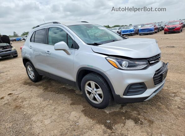 KL7CJPSB9JB580255 2018 CHEVROLET TRAX Silver Передня права чверть