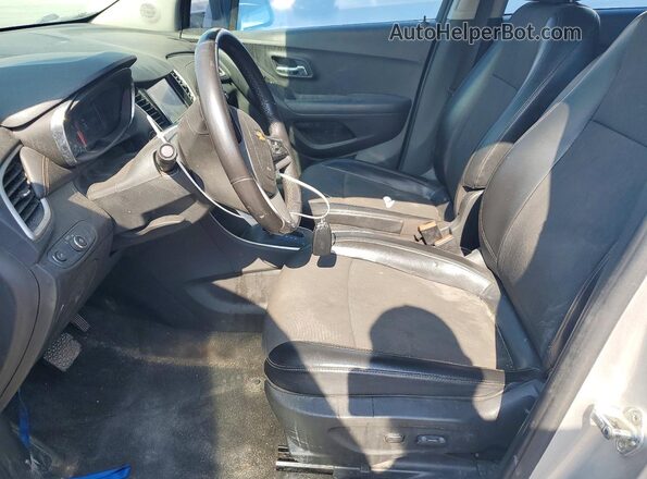 KL7CJPSB9KB753015 2019 CHEVROLET TRAX Silver Вид салону спереду