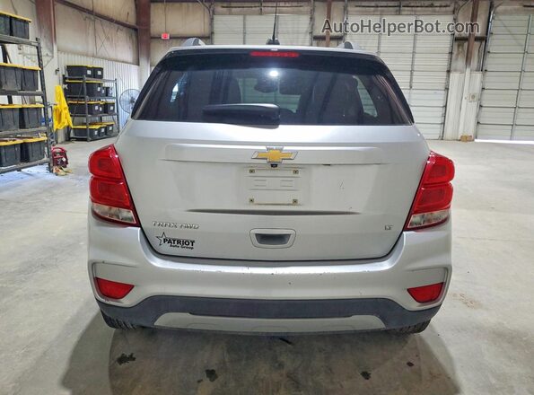 KL7CJPSB9KB753015 2019 CHEVROLET TRAX Silver Вид ззаду