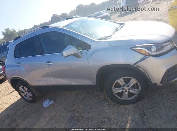 KL7CJPSB9LB322997 2020 CHEVROLET TRAX Silver Vista interior trasera