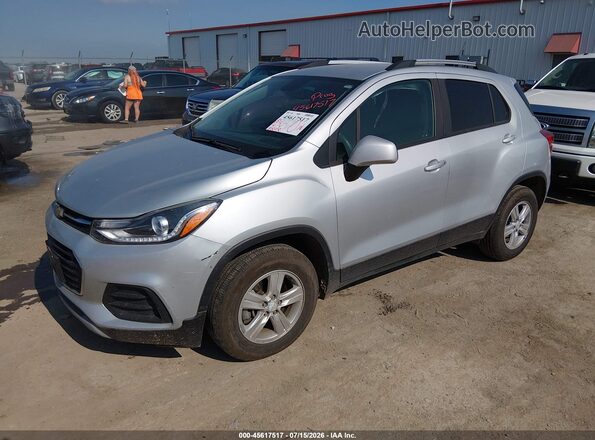 KL7CJPSM0MB365336 2021 CHEVROLET TRAX Silver Vista tres cuartos delantera izquierda