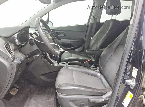 KL7CJPSM0MB371895 2021 CHEVROLET TRAX Blue Вид салону спереду