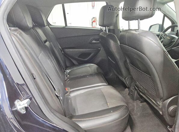 KL7CJPSM0MB371895 2021 CHEVROLET TRAX Blue Вид задньої частини салону