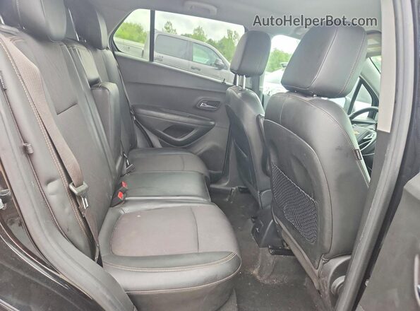 KL7CJPSM2NB538193 2022 CHEVROLET TRAX Black Widok tylnych siedzeń