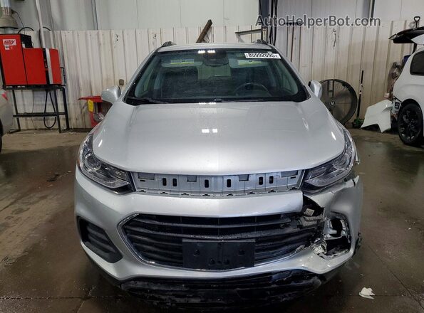KL7CJPSM3NB535061 2022 CHEVROLET TRAX Silver Вид спереду