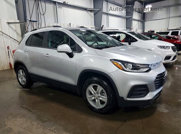 KL7CJPSM3NB535061 2022 CHEVROLET TRAX Silver Передня права чверть
