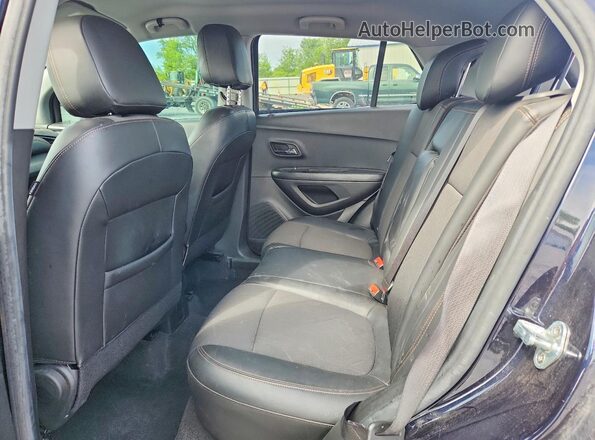KL7CJPSM4NB558199 2022 CHEVROLET TRAX Blue Widok tylnych siedzeń