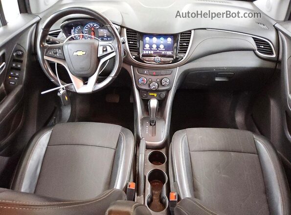 KL7CJPSM6NB528024 2022 CHEVROLET TRAX Brown Вид панелі приладів