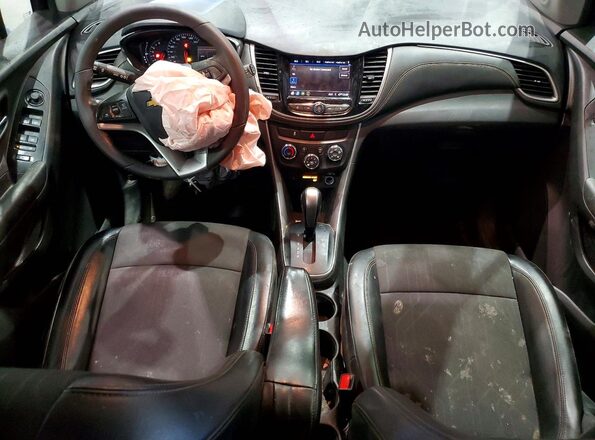 KL7CJPSM8NB535296 2022 CHEVROLET TRAX Черный Вид панели приборов