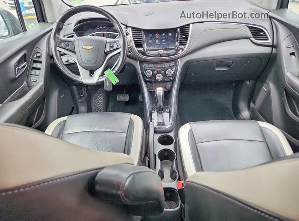 KL7CJRSB6JB632520 2018 CHEVROLET TRAX Black Առջևի վահանակի տեսք