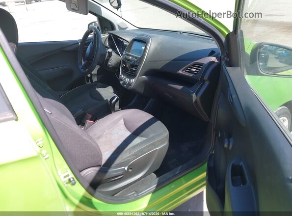 KL8CB6SA0GC605489 2016 CHEVROLET SPARK Green Вид салону спереду
