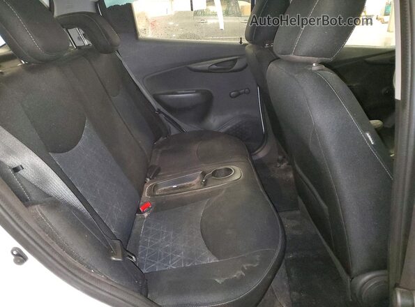 KL8CB6SA2MC738413 2021 CHEVROLET SPARK White Вид задніх сидінь