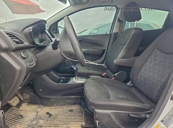 KL8CB6SA3LC403109 2020 CHEVROLET SPARK White Սալոնի դիմացի տեսք