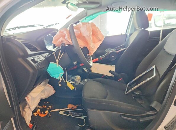 KL8CB6SA3LC442282 2020 CHEVROLET SPARK White Widok wnętrza z przodu
