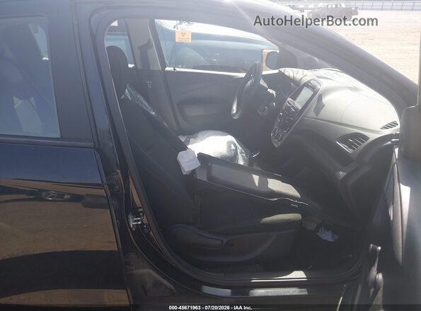 KL8CB6SA4HC832329 2017 CHEVROLET SPARK Черный Вид салона спереди