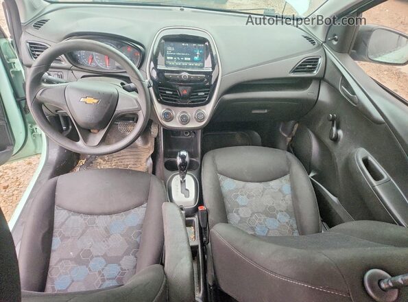 KL8CB6SA4JC471660 2018 CHEVROLET SPARK Turquoise Widok deski rozdzielczej