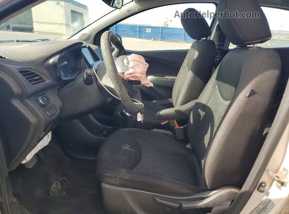 KL8CB6SA4KC742430 2019 CHEVROLET SPARK Бежевый Вид салона спереди