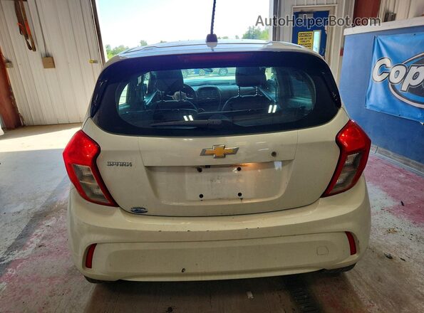 KL8CB6SA5JC423701 2018 CHEVROLET SPARK White Вид ззаду
