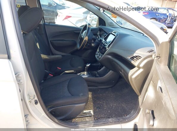 KL8CB6SA5KC740282 2019 CHEVROLET SPARK Beige Вид салону спереду
