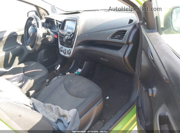 KL8CB6SA6GC560929 2016 CHEVROLET SPARK Green Front interior view