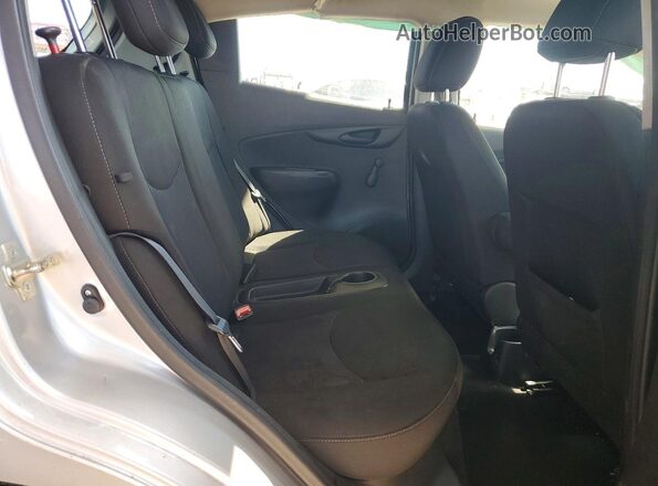 KL8CB6SA7HC745766 2017 CHEVROLET SPARK Серебряный Вид задних сидений