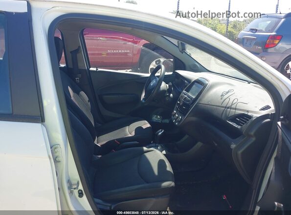 KL8CB6SA8GC628633 2016 CHEVROLET SPARK White Vista interior delantera